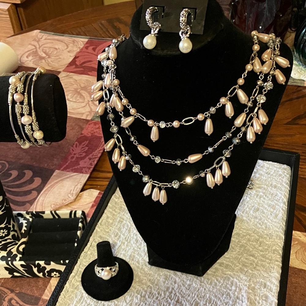 multi pink dangling strands statement necklace, four piece set Vera Wang